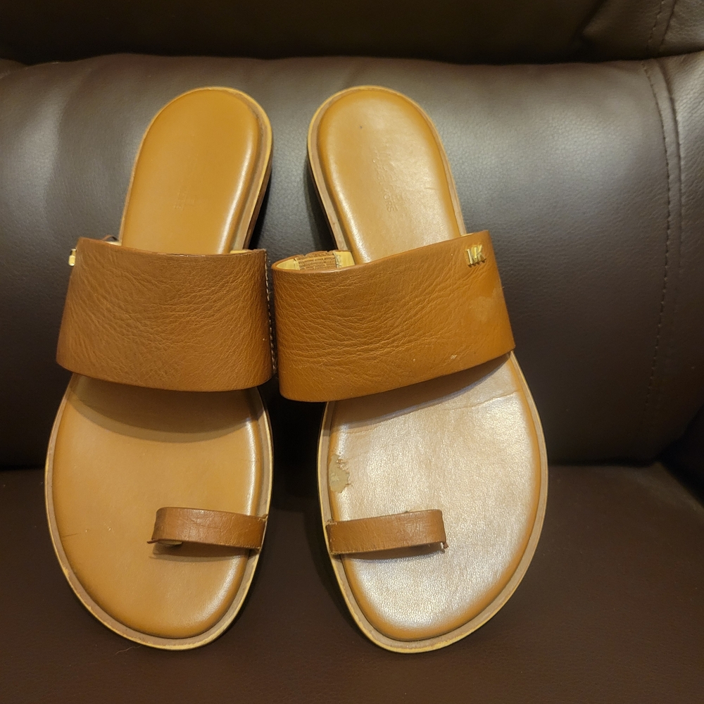 Tan Leather Slide Sandals with Toe Loop